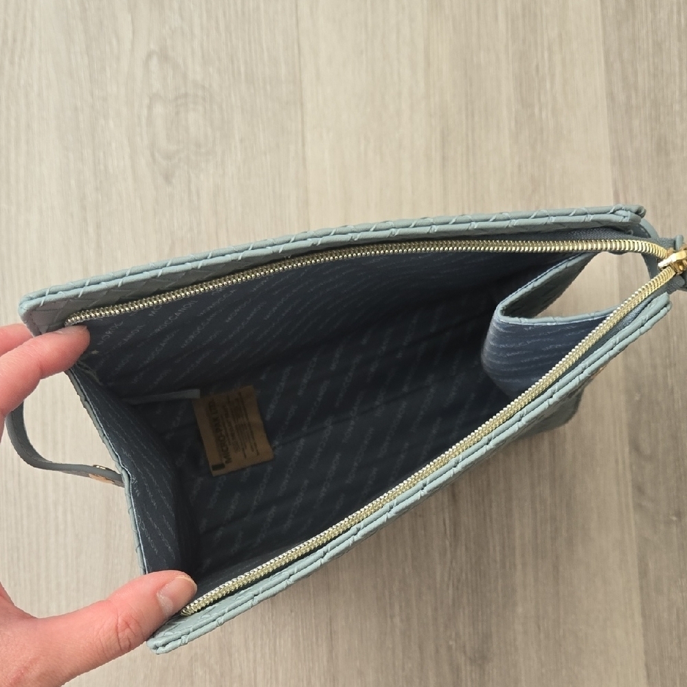 Moroccanoil Slate Woven Clutch - Picture 6 of 9